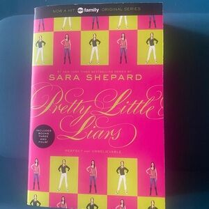 Pretty Little Liars Book
